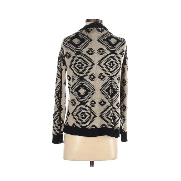 🍁Wet Seal Cardigan in Tan/Black Aztec Size Small - Picture 3 of 9
